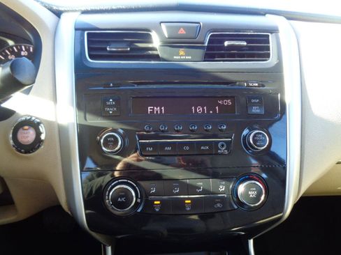 Used 2015 Nissan Altima 2.5 S w/ Sport Value Package image 22