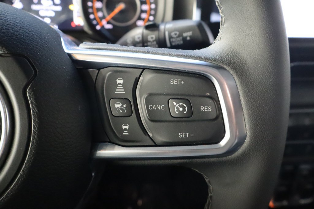 Used 2026 Jeep Wrangler Unlimited Sahara AWD/4WD image 25