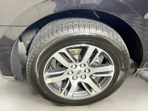 Used 2024 Ford Expedition Limited AWD/4WD image 13