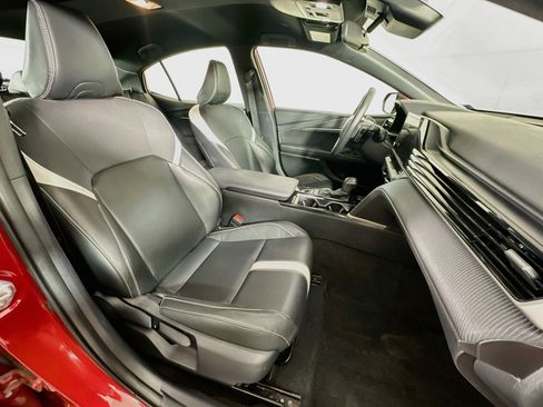 Used 2025 Toyota Camry SE FWD image 29