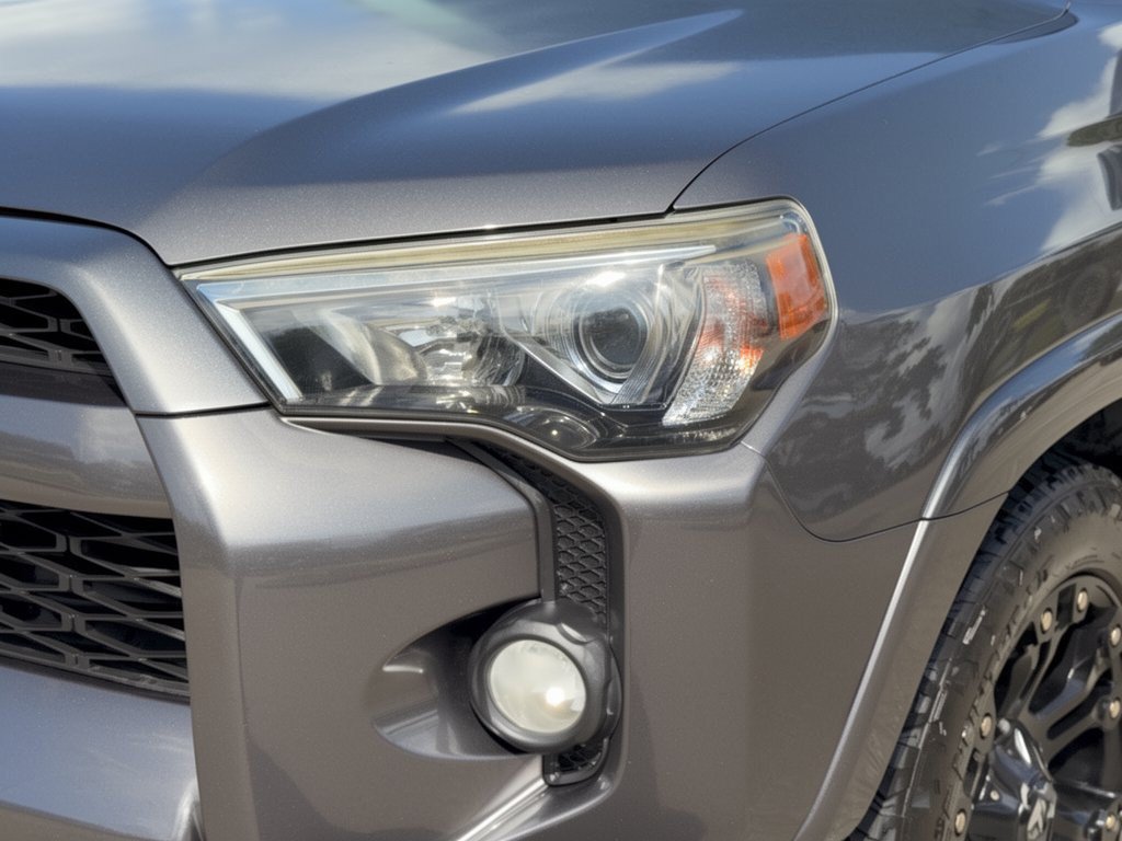 Used 2018 Toyota 4Runner SR5 Premium RWD image 12