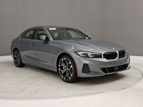 New 2026 BMW 330i Sedan w/ Premium Package RWD image 5