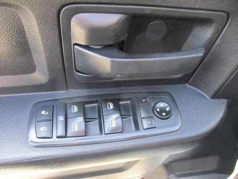 Used 2016 RAM 3500 Tradesman image 15