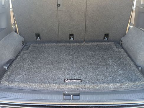 Used 2022 Volkswagen Tiguan SE image 34