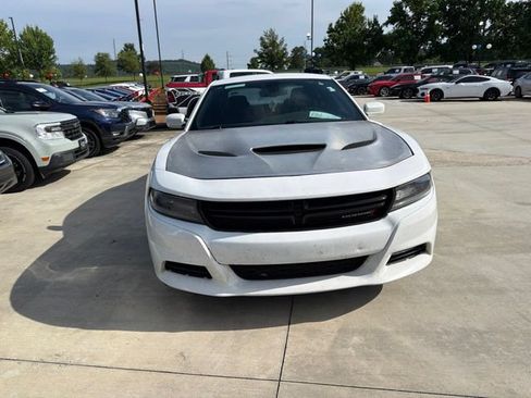 Used 2017 Dodge Charger SXT RWD image 8