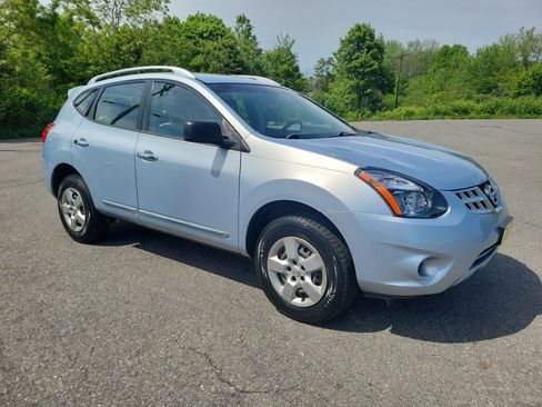 Used 2015 Nissan Rogue S w/ Convenience Package FWD image 3