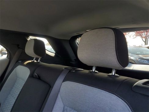 Used 2023 Chevrolet Equinox LT image 9