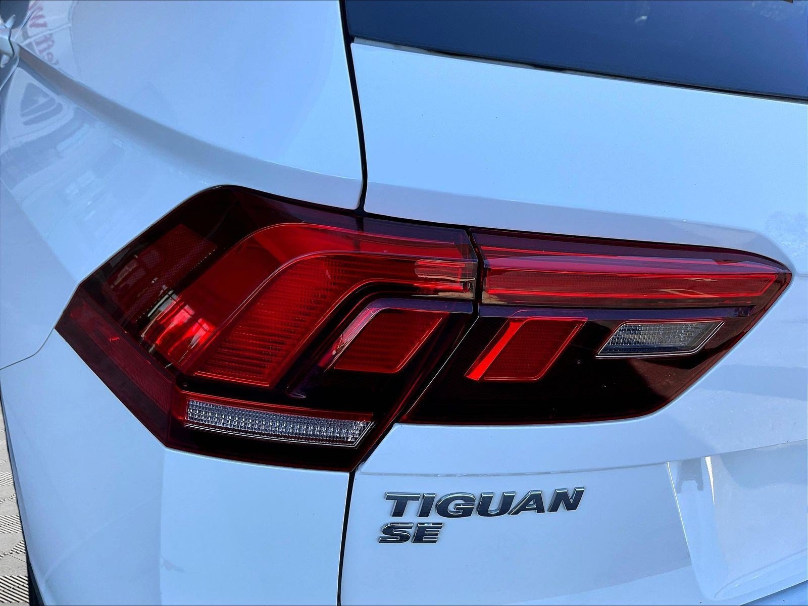 Used 2019 Volkswagen Tiguan SE w/ Panoramic Sunroof Package FWD image 21