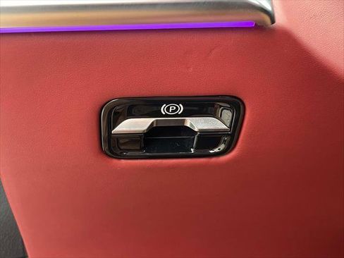 Used 2022 Mercedes-Benz S 500 4MATIC w/ AMG Line Package image 16