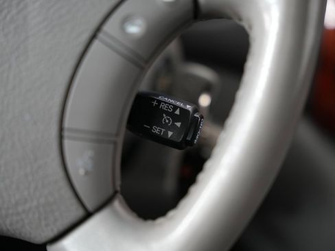 Used 2010 Toyota Sienna XLE Limited image 16