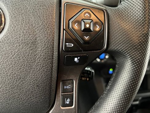 Used 2023 Toyota Tacoma TRD Off-Road image 38