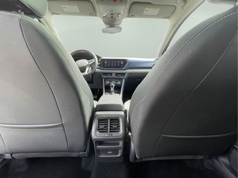 Used 2024 Volkswagen Taos SE AWD/4WD image 15