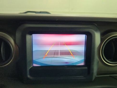 Used 2018 Jeep Wrangler Unlimited Sport S AWD/4WD image 20