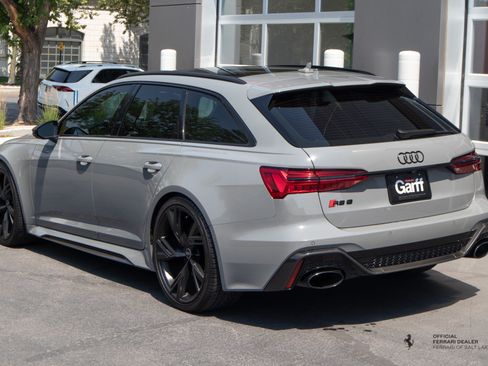 Used 2021 Audi RS 6 w/ Carbon Optic Package AWD/4WD image 3
