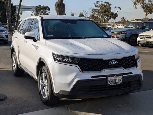 Used 2021 Kia Sorento LX image 14