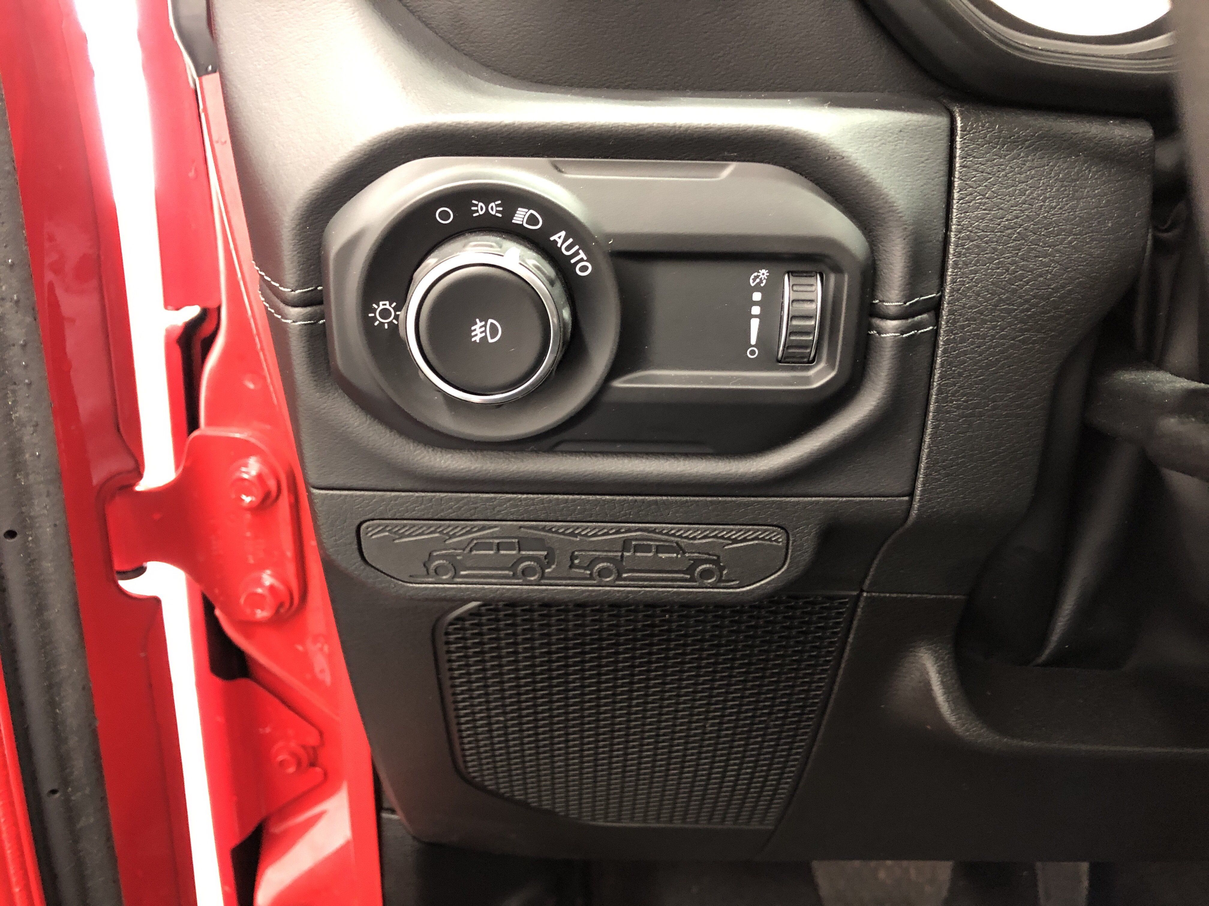 Certified 2024 Jeep Wrangler Unlimited Sahara w/ Technology Group AWD/4WD image 21
