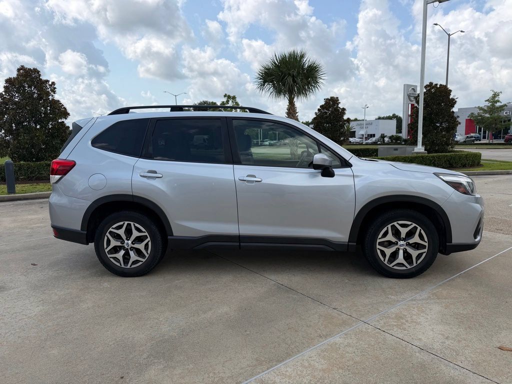 Used 2019 Subaru Forester Premium w/ All-Weather Package AWD/4WD image 6