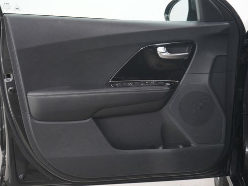 Used 2022 Kia Niro EX w/ Cold Weather Package image 19