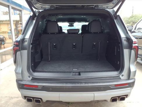 Used 2024 Chevrolet Traverse Z71 image 16