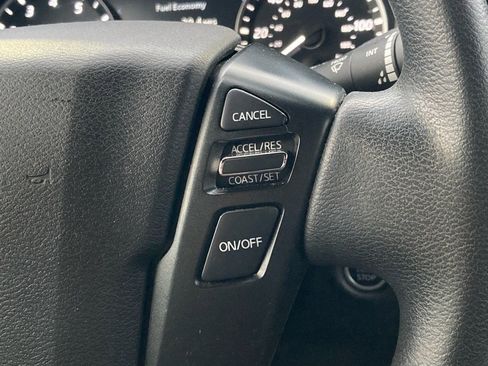 Used 2024 Nissan Frontier SV image 18