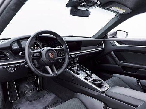 Used 2025 Porsche 911 Turbo S AWD/4WD image 2