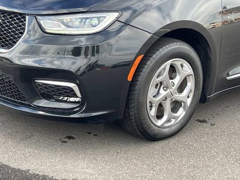 Used 2021 Chrysler Pacifica Limited AWD/4WD image 7