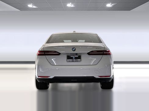Used 2026 BMW 530i w/ Premium Package RWD image 9