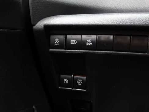 Certified 2023 Toyota Sienna XLE Woodland Edition image 37