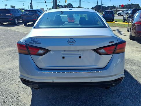 Used 2023 Nissan Altima 2.5 SR FWD image 3