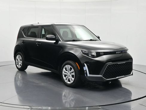 Used 2024 Kia Soul LX FWD image 3