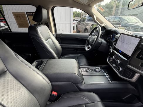 Used 2022 Ford Expedition XLT AWD/4WD image 46
