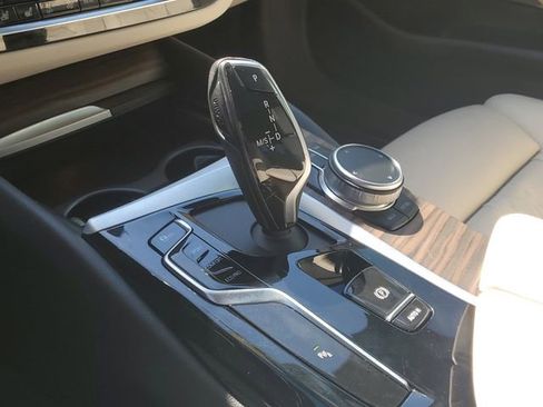 Used 2023 BMW 530i 530i w/ Premium Package image 32