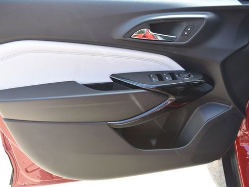 New 2026 Chevrolet Trax LT w/ Sunroof Package FWD image 12