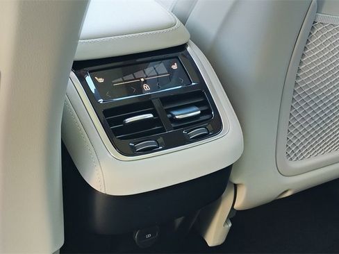 New 2026 Volvo XC90 B6 Ultra image 31