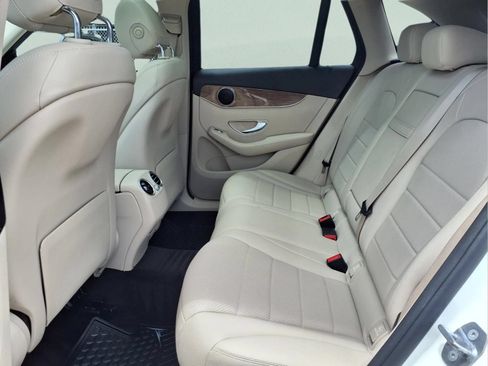 Used 2019 Mercedes-Benz GLC 300 4MATIC image 11