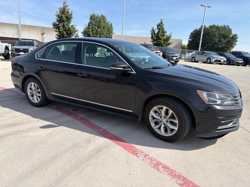 Used 2016 Volkswagen Passat 1.8T S FWD image 2