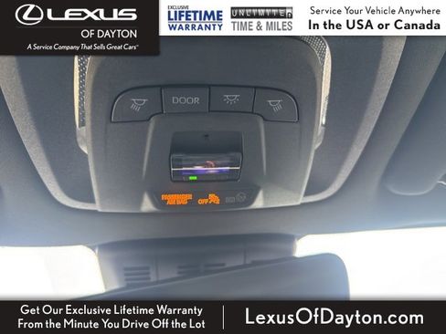 Used 2023 Toyota Crown Limited image 26