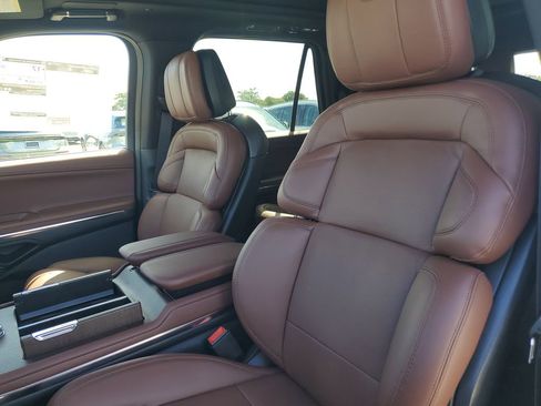 New 2025 Lincoln Navigator Reserve image 22