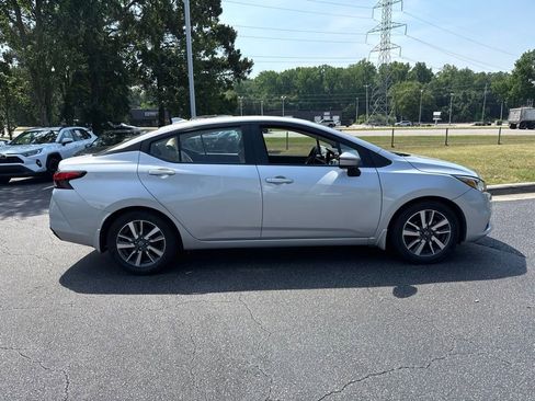 Used 2020 Nissan Versa SV FWD image 6