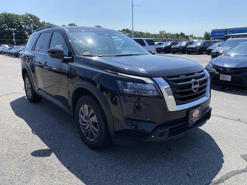 Used 2024 Nissan Pathfinder SV AWD/4WD image 7