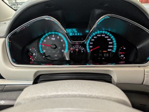 Used 2016 Chevrolet Traverse LT image 9