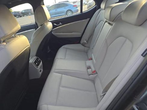 Used 2025 Genesis G70 2.5T RWD image 8