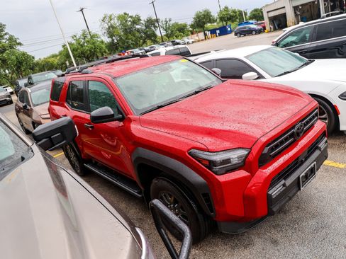 Used 2025 Toyota 4Runner SR5 RWD image 8