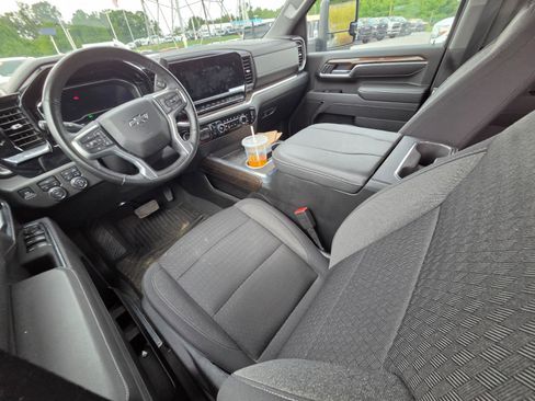 Used 2025 Chevrolet Silverado 2500 LT w/ Trail Boss Package AWD/4WD image 9