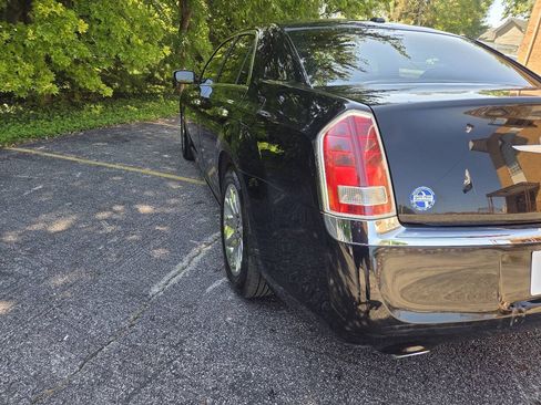 Used 2012 Chrysler 300 Limited RWD image 12