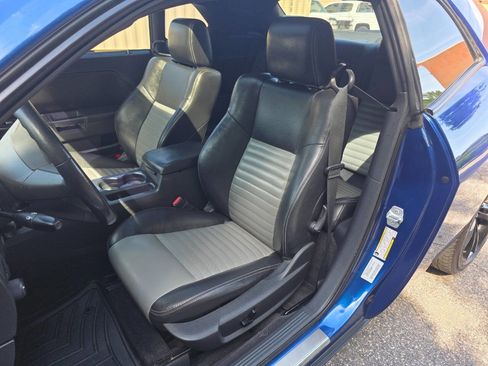 Used 2010 Dodge Challenger R/T RWD image 11