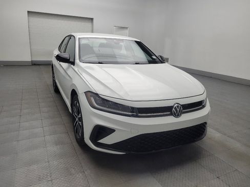 Used 2025 Volkswagen Jetta Sport image 13