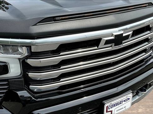 Used 2023 Chevrolet Silverado 1500 High Country AWD/4WD image 36