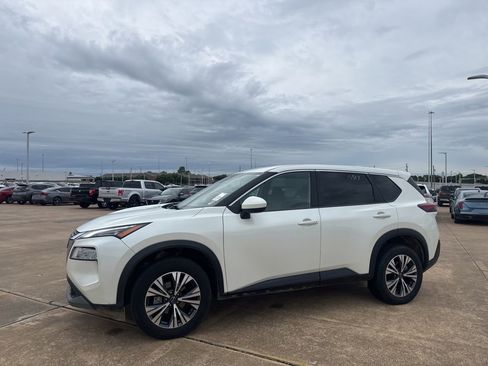 Certified 2023 Nissan Rogue SV FWD image 10