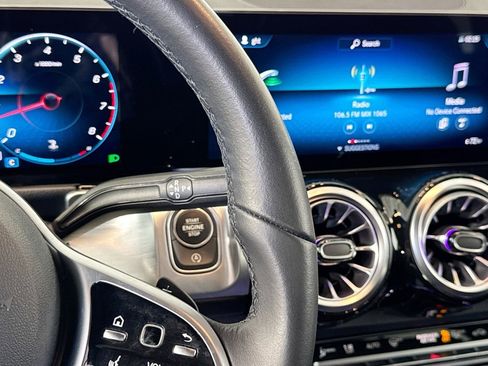Certified 2022 Mercedes-Benz GLB 250 4MATIC image 16